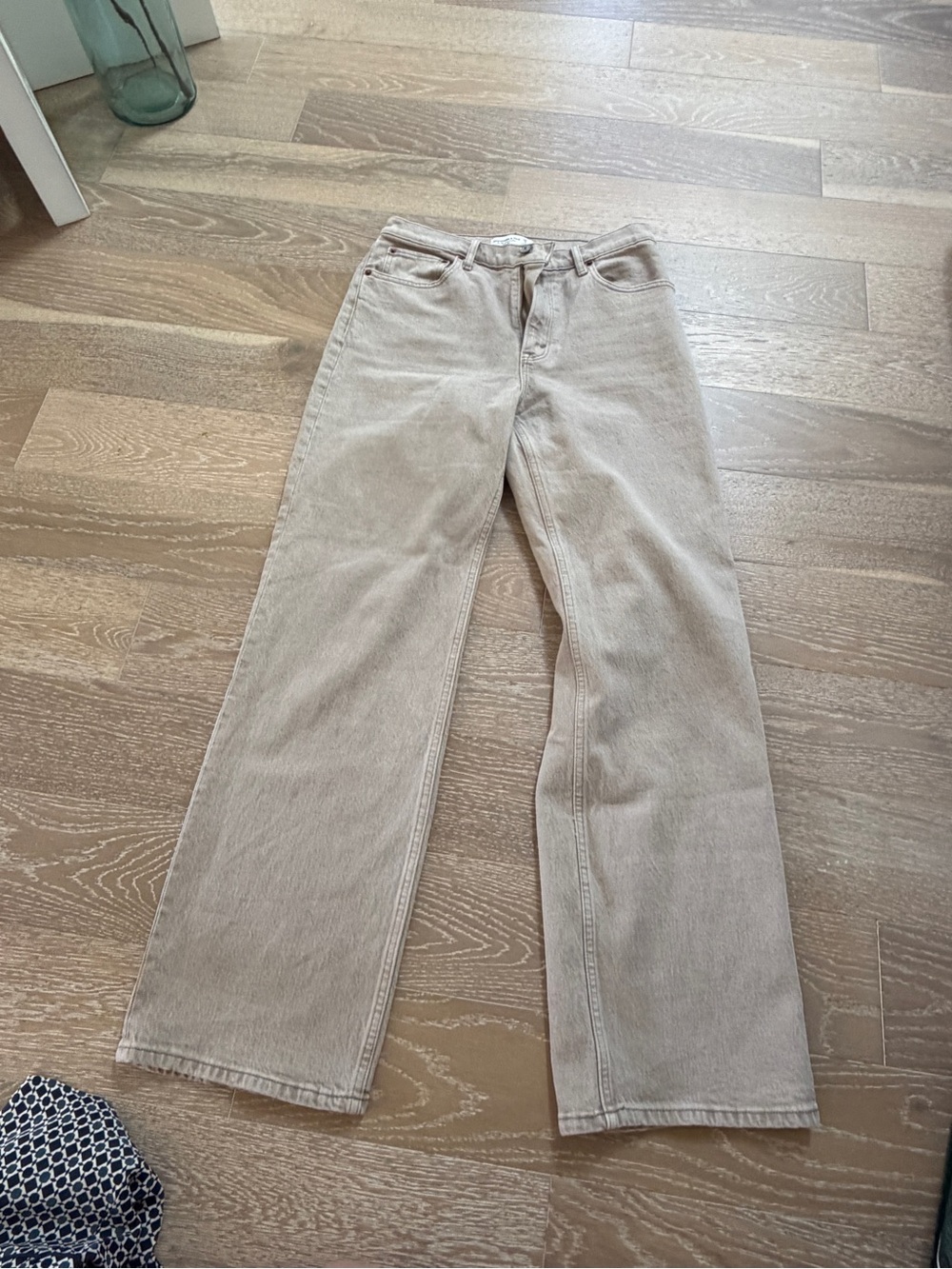 Abercrombie and fitch the 90’s relaxed  Jean high rise- never worn